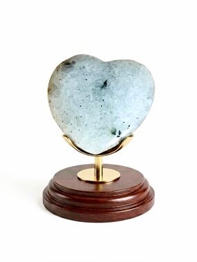New Hand Carved Artisan Natural Uncommon Rare Prehnite Heart Shaped Palm Stone